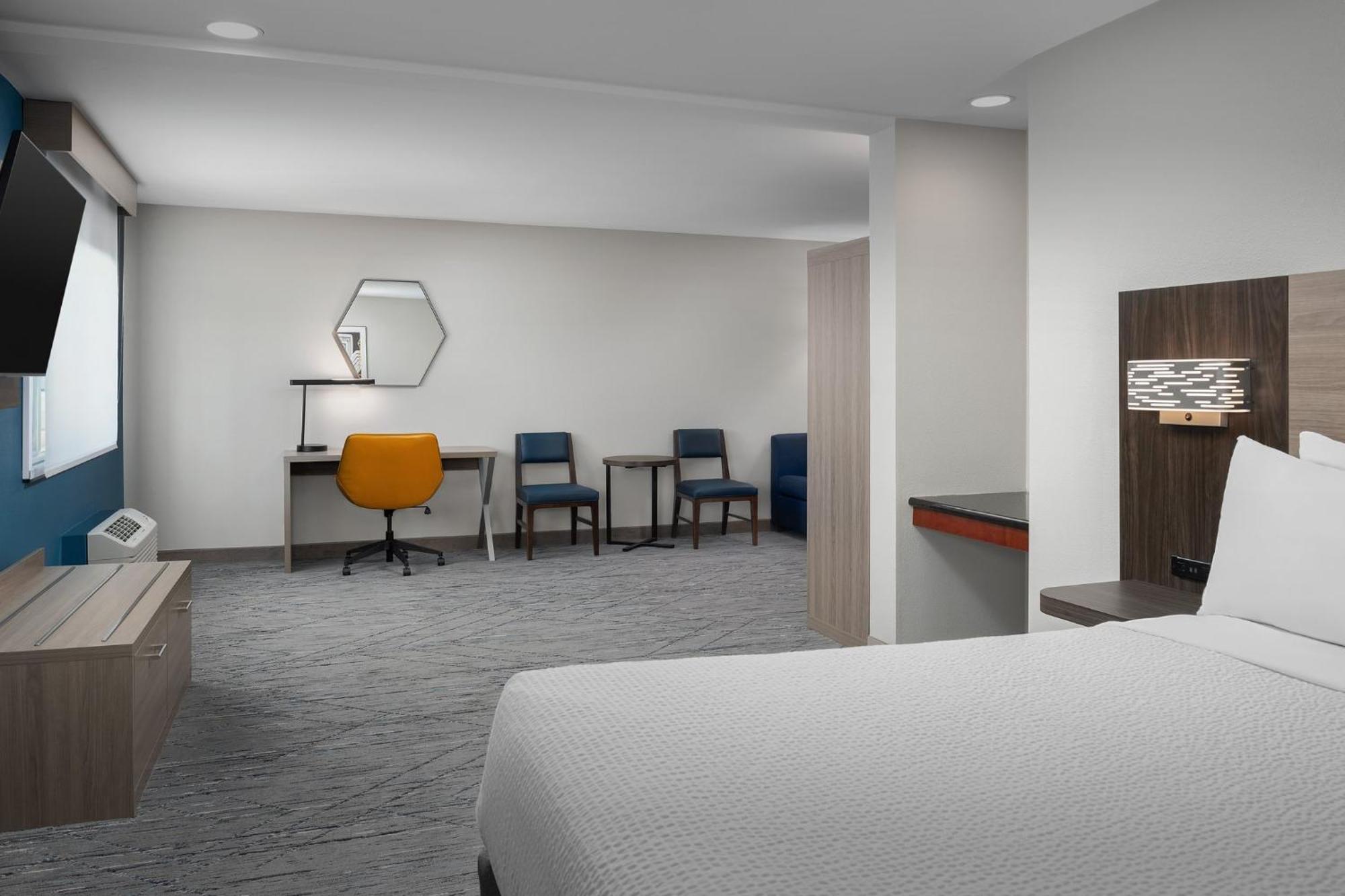 Holiday Inn Express Spokane Airport By Ihg Exterior photo